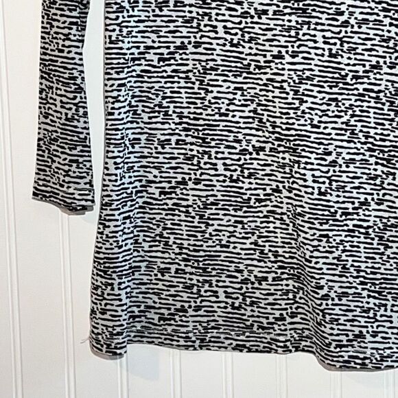The Limited ruffled keyhole front long sleeve nylon stretch top black/white sz s - Picture 8 of 10